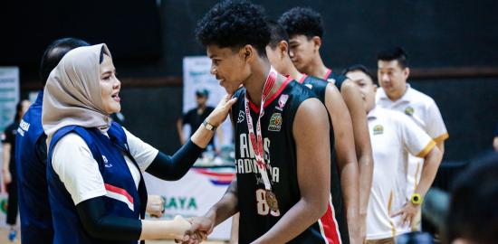 Mandiri Kejurnas Antarklub U16 Putra dan Putri Usai, Kini Menatap U18, Nirmala Doakan Jatim Jadi Tuan Rumah Kejuaraan Basket Internasional