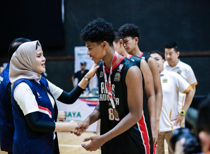 Mandiri Kejurnas Antarklub U16 Putra dan Putri Usai, Kini Menatap U18, Nirmala Doakan Jatim Jadi Tuan Rumah Kejuaraan Basket Internasional