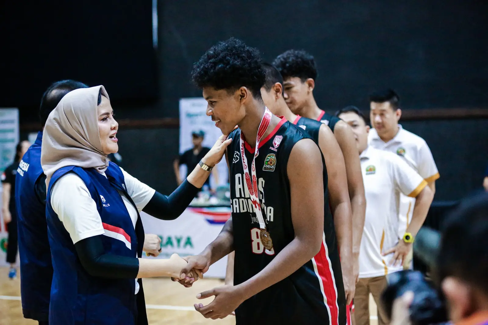 Mandiri Kejurnas Antarklub U16 Putra dan Putri Usai, Kini Menatap U18, Nirmala Doakan Jatim Jadi Tuan Rumah Kejuaraan Basket Internasional